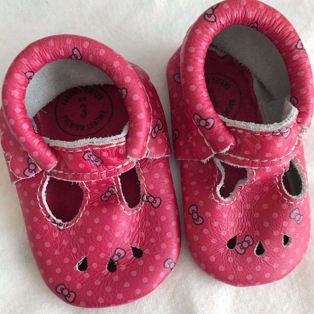 SOLD-Freshly Picked MaryJane Hello Kitty moccasins